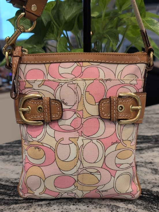 Coach Handbags - Coach Soho Pastel Signature Optic Print Swingback Crossbody Bag